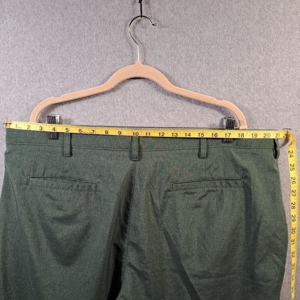 PGA Tour Mens 42 Golf Shorts Green Poly Blend Classic Flat Front 10" Inseam - Picture 4 of 10
